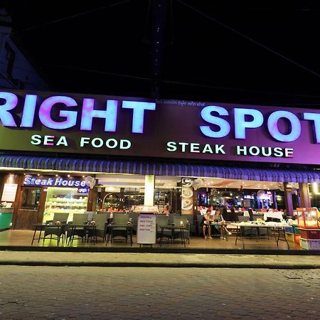 Hotel Right Spot Pattaya Exterior foto